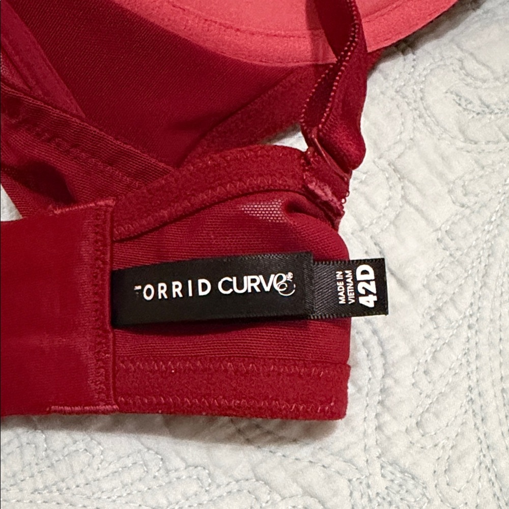 Red Lace Bra - Picture 5 of 6